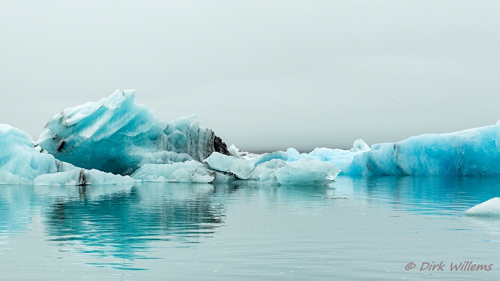  ijsland, ijs, gletsjer, ijsbergen, ijsberg, blauw ijs, blauw, jökulsárlòn, haiku, poëzie, vakantie, senryu, fotoreis